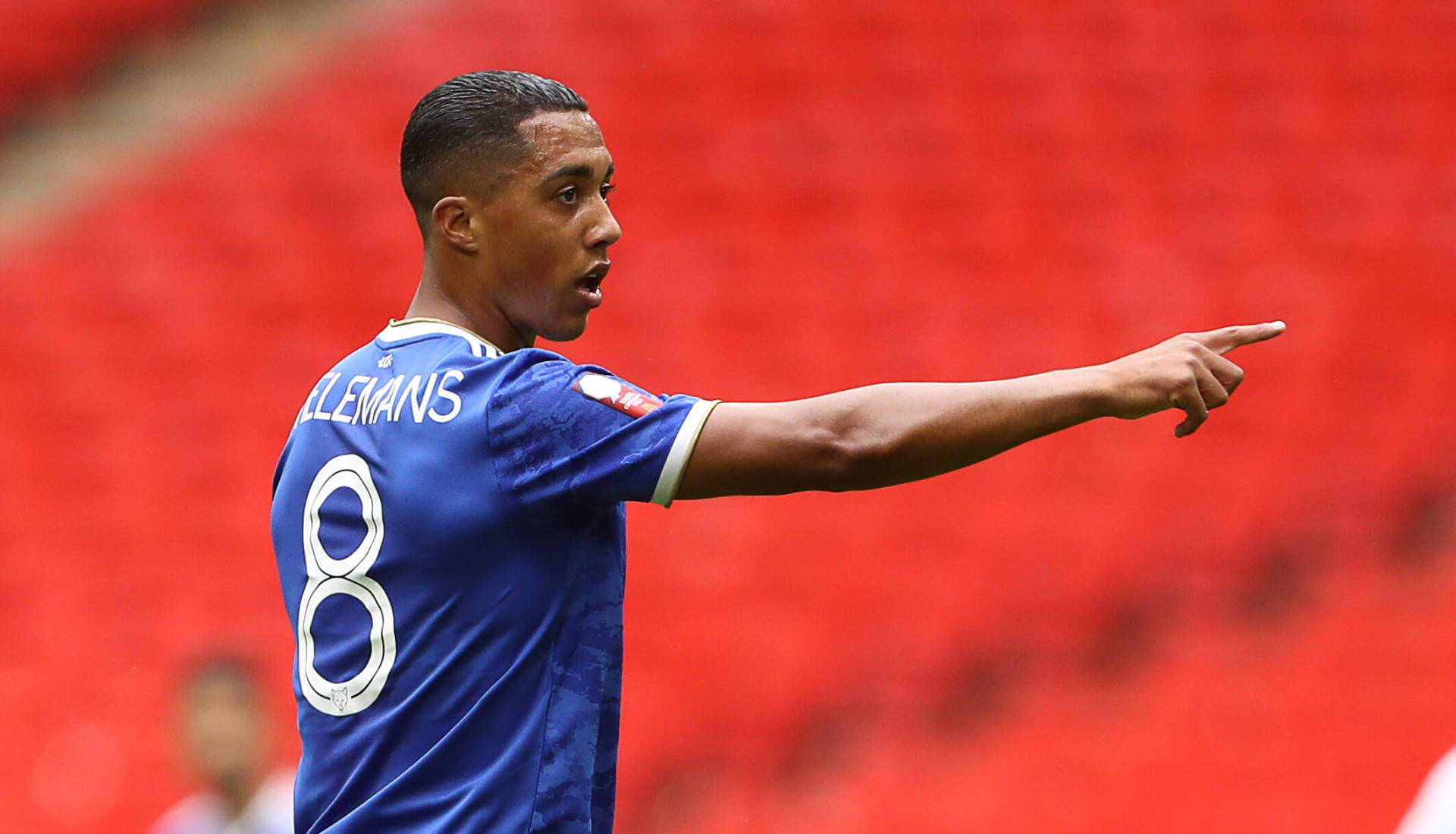 九游体育- 支柱产业受冲击中颓势 